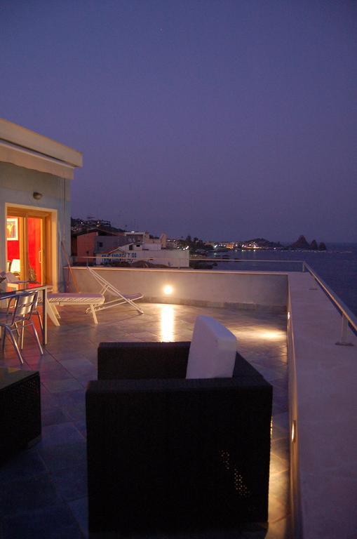 Bed and Breakfast La Terrazza Sul Mare Aci Castello Habitación foto