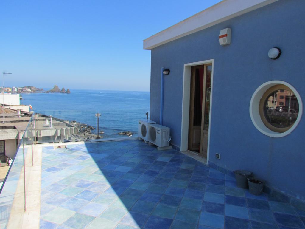 Bed and Breakfast La Terrazza Sul Mare Aci Castello Exterior foto