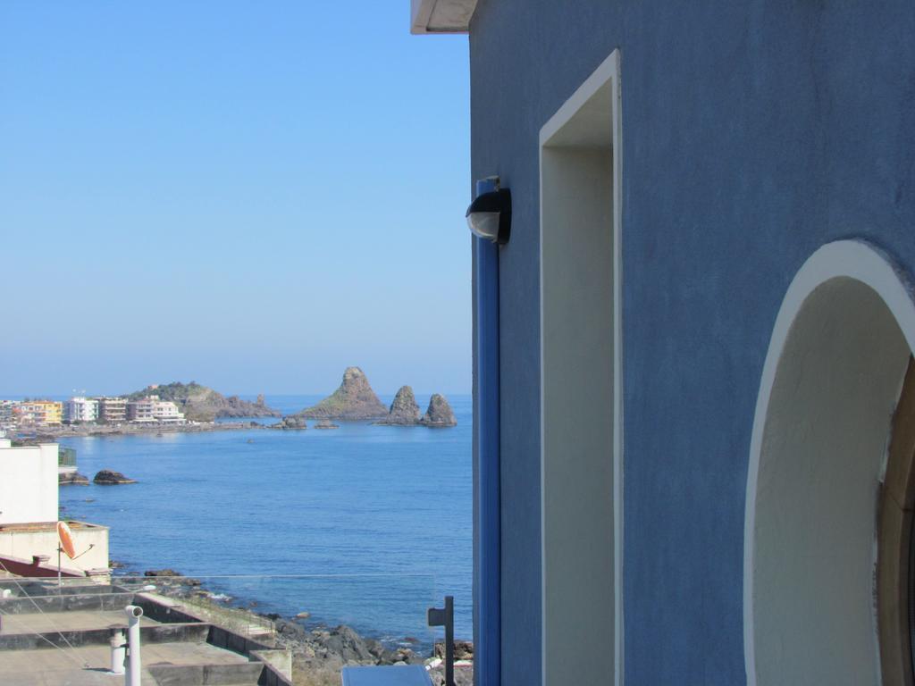Bed and Breakfast La Terrazza Sul Mare Aci Castello Exterior foto